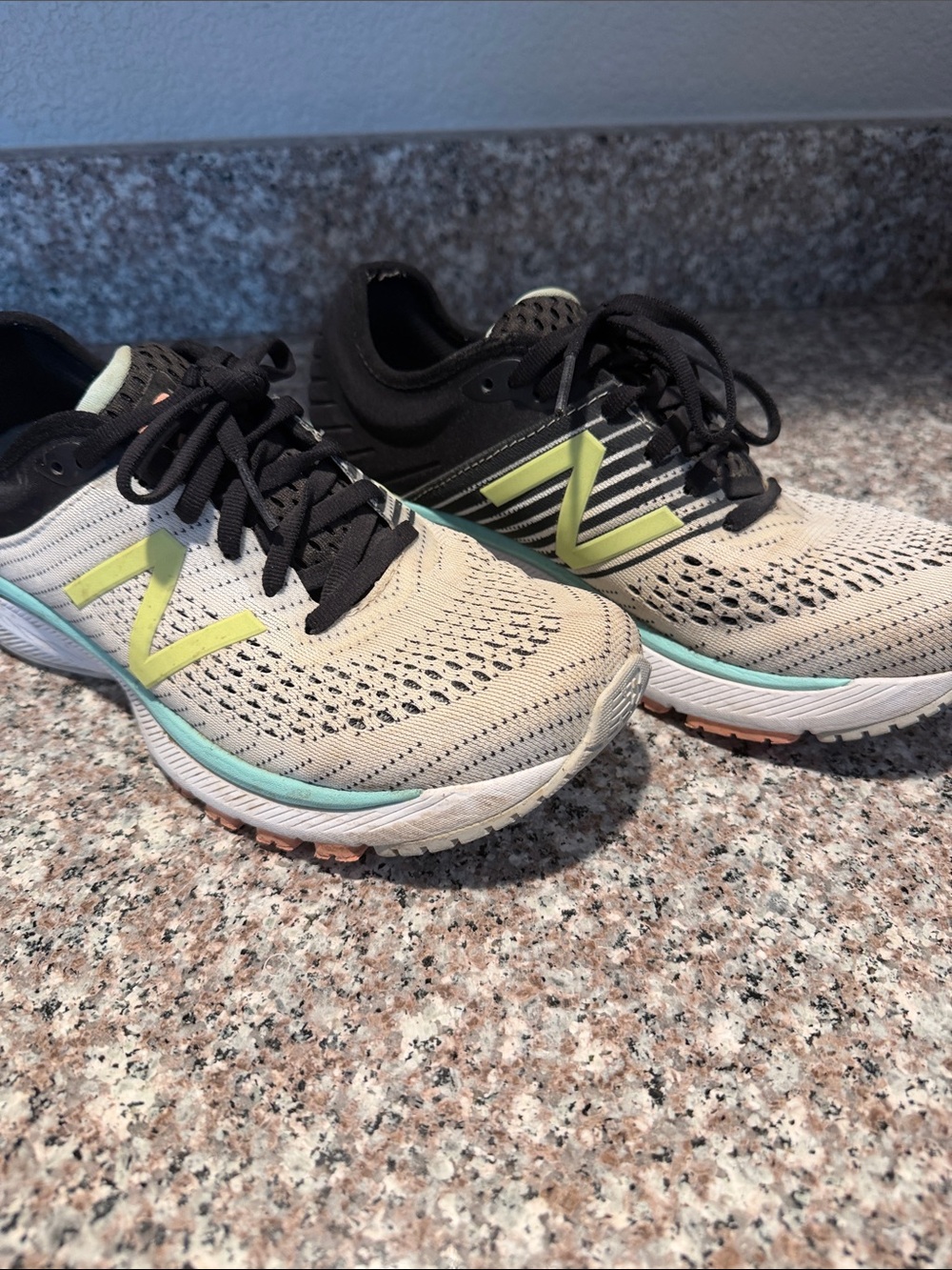 New Balance Stability Running Shoe 860 v.10. Size 8